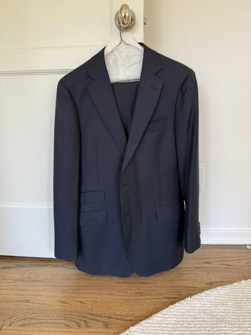 SUITSUPPLY Navy Blue Suit (40R)